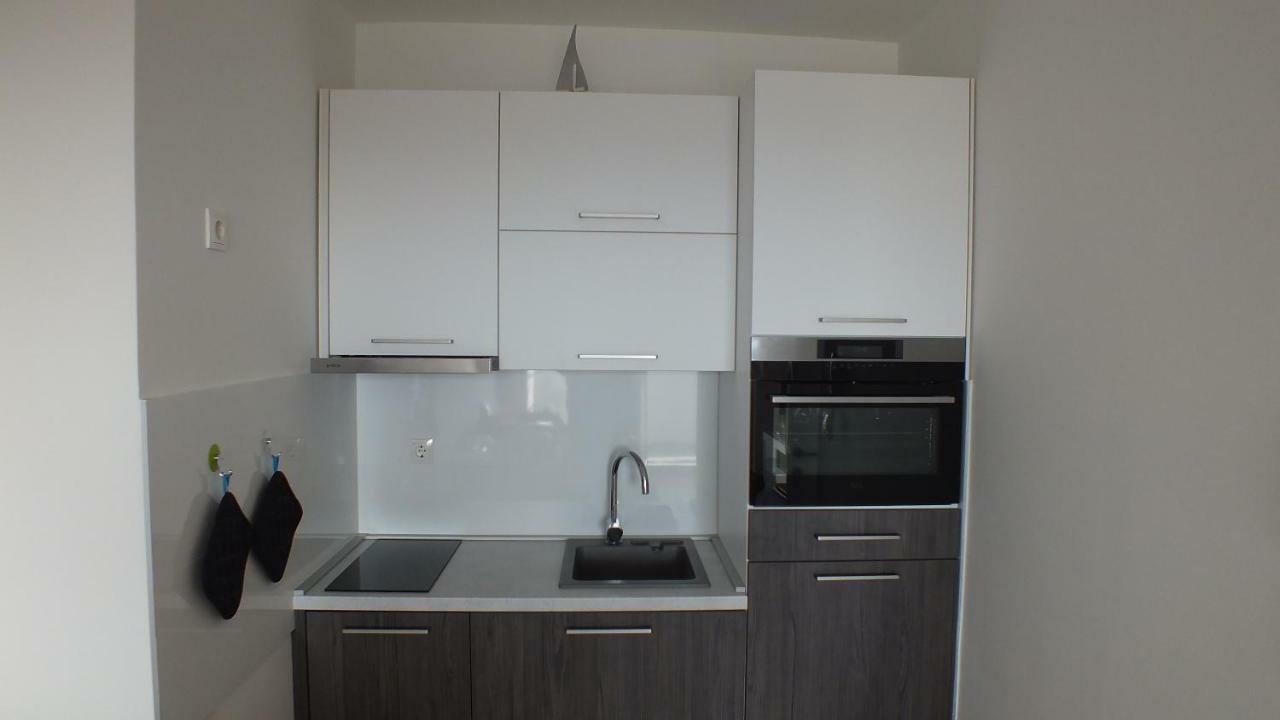 Apartment Paulina Novalja Buitenkant foto