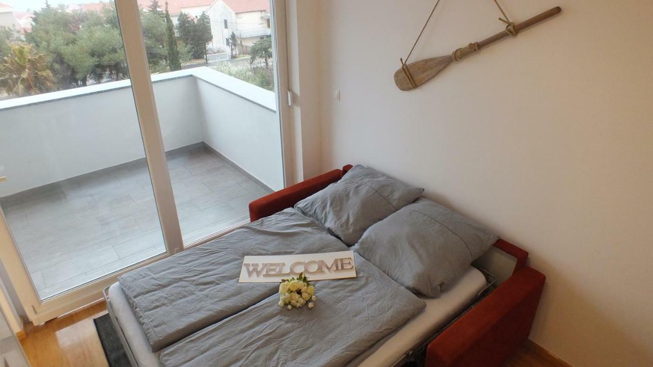 Apartment Paulina Novalja Buitenkant foto