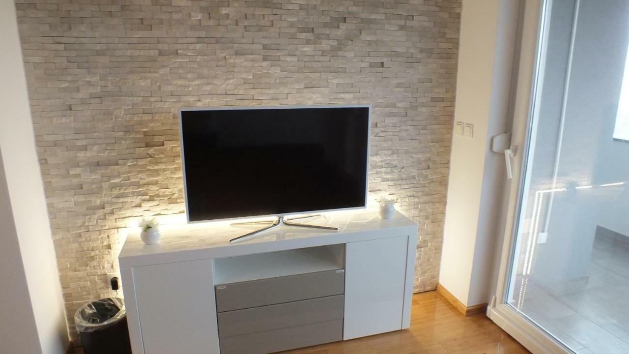 Apartment Paulina Novalja Buitenkant foto