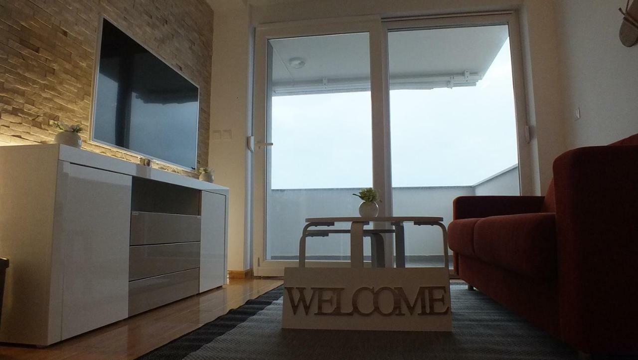 Apartment Paulina Novalja Buitenkant foto